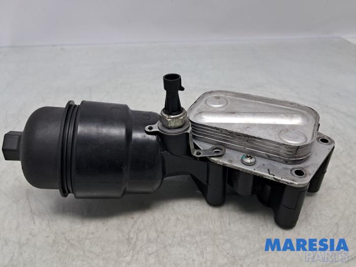 Gebruikte Oliefilterhuis Fiat Punto III (199) 0.9 TwinAir Prijs € 109,99 Margeregeling aangeboden door Maresia Parts