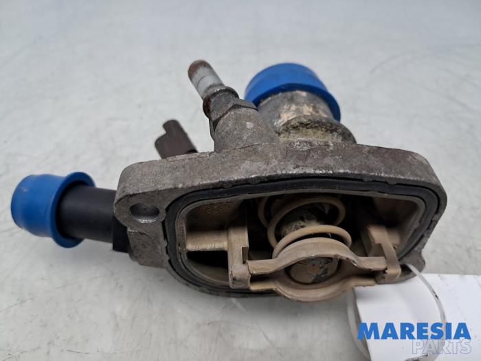Gebruikte Thermostaathuis Fiat Punto III (199) 0.9 TwinAir Prijs € 19,95 Margeregeling aangeboden door Maresia Parts