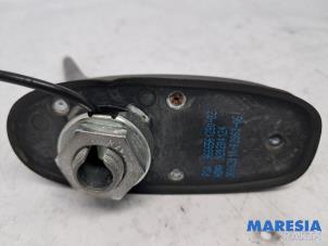Gebruikte Antenne Citroen DS4 (NX) 1.6 16V VTi 120 Prijs € 19,99 Margeregeling aangeboden door Maresia Parts