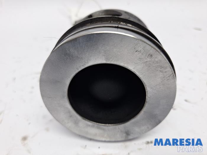 Drijfstang van een Citroën Jumper (U9) 2.2 HDi 130 2016