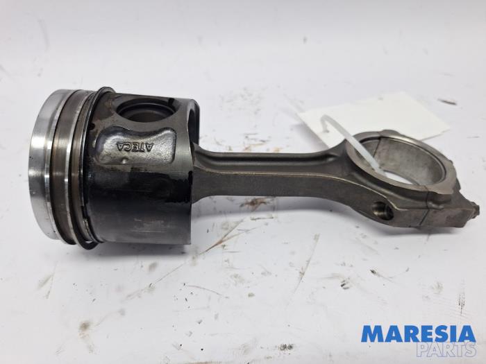 Drijfstang van een Citroën Jumper (U9) 2.2 HDi 130 2016