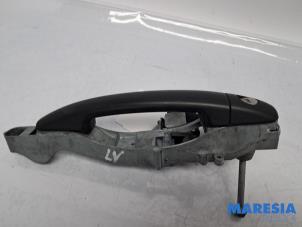 Gebruikte Portiergreep 2Deurs links Peugeot Expert (G9) 2.0 HDiF 16V 130 Prijs € 30,24 Inclusief btw aangeboden door Maresia Parts