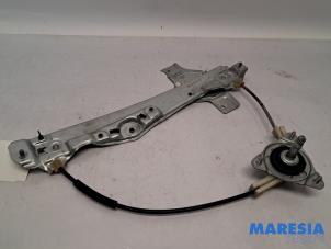 Gebruikte Ruitmechaniek 4Deurs rechts-achter Peugeot 2008 (CU) 1.2 Vti 12V PureTech 82 Prijs € 19,00 Margeregeling aangeboden door Maresia Parts