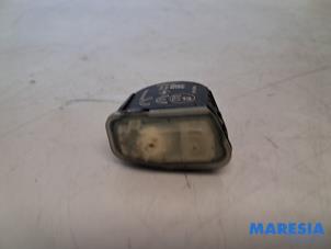 Gebruikte Bandenspanningsensor Renault Clio IV (5R) 0.9 Energy TCE 90 12V Prijs € 15,00 Margeregeling aangeboden door Maresia Parts
