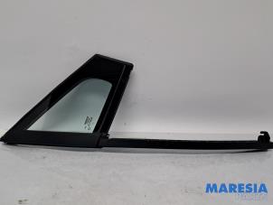 Gebruikte Driehoeks Ruit rechts-voor Renault Clio IV (5R) 0.9 Energy TCE 90 12V Prijs € 50,00 Margeregeling aangeboden door Maresia Parts