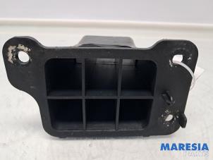 Gebruikte Frontpaneel Citroen C4 Picasso (3D/3E) 1.6 16V THP 155 Prijs € 25,00 Margeregeling aangeboden door Maresia Parts