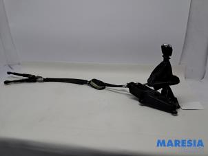 Gebruikte Versnellingspook Renault Megane IV (RFBB) 1.2 Energy TCE 130 Prijs € 150,00 Margeregeling aangeboden door Maresia Parts