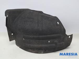 Gebruikte Slijkweerder Renault Megane IV (RFBB) 1.2 Energy TCE 130 Prijs € 40,00 Margeregeling aangeboden door Maresia Parts