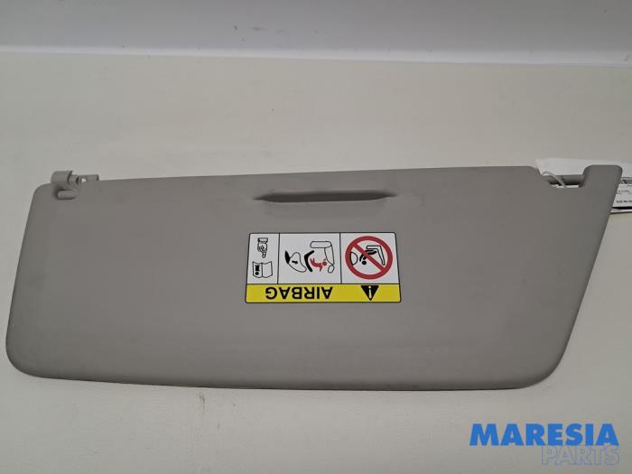 Zonneklep van een Citroën C4 Picasso (3D/3E) 1.6 16V THP 155 2015