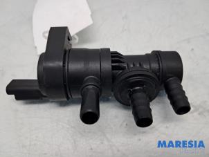 Gebruikte EGR Klep Citroen C4 Picasso (3D/3E) 1.6 16V THP 155 Prijs € 75,00 Margeregeling aangeboden door Maresia Parts