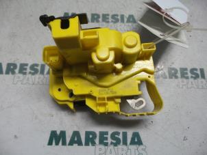 Gebruikte Deurslot Mechaniek 4Deurs rechts-achter Fiat Fiorino (225) 1.3 JTD 16V Multijet Prijs € 42,35 Inclusief btw aangeboden door Maresia Parts