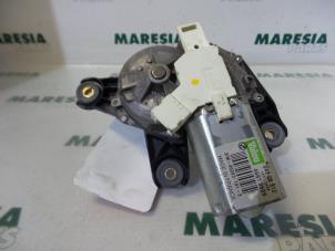 Gebruikte Ruitenwissermotor achter Fiat Stilo MW (192C) 1.6 16V Prijs € 50,00 Margeregeling aangeboden door Maresia Parts