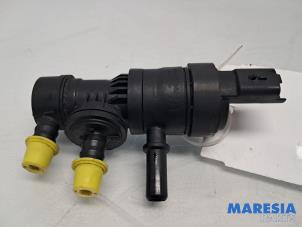 Gebruikte EGR Klep Citroen C4 Picasso (3D/3E) 1.6 16V THP 155 Prijs € 75,00 Margeregeling aangeboden door Maresia Parts