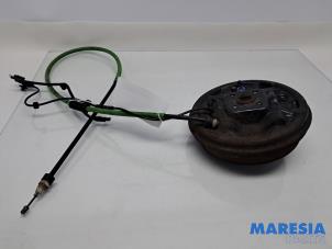 Gebruikte Remtrommel achter Renault Clio IV (5R) 0.9 Energy TCE 90 12V Prijs € 100,00 Margeregeling aangeboden door Maresia Parts