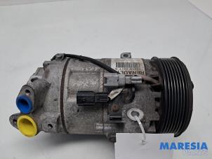 Gebruikte Pomp Airco Renault Clio IV (5R) 0.9 Energy TCE 90 12V Prijs € 100,00 Margeregeling aangeboden door Maresia Parts