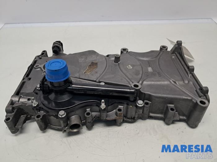 Gebruikte Distributiedeksel Fiat Panda (312) 0.9 TwinAir Turbo 85 Prijs € 50,00 Margeregeling aangeboden door Maresia Parts