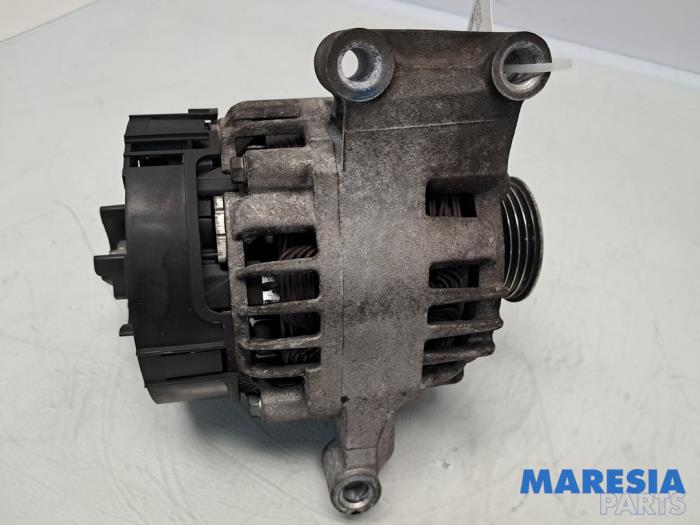 Dynamo van een Fiat 500 (312) 1.2 2009