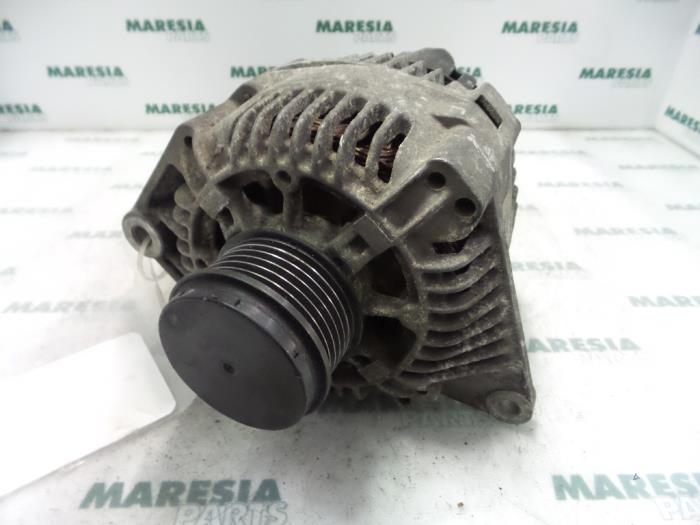 Gebruikte Dynamo Renault Megane Break/Grandtour (KA) 1.9D Prijs € 50,00 Margeregeling aangeboden door Maresia Parts