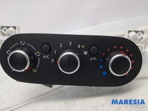 Gebruikte Chaufage Bedieningspaneel Renault Trafic (1FL/2FL/3FL/4FL) 2.0 dCi 16V 120 Prijs € 54,44 Inclusief btw aangeboden door Maresia Parts