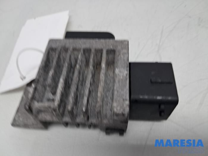 Gebruikte Koeling Module Renault Trafic (1FL/2FL/3FL/4FL) 2.0 dCi 16V 120 Prijs € 60,44 Inclusief btw aangeboden door Maresia Parts
