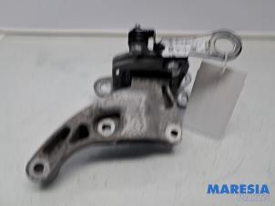 Gebruikte Motorrubber Renault Trafic (1FL/2FL/3FL/4FL) 2.0 dCi 16V 120 Prijs € 42,29 Inclusief btw aangeboden door Maresia Parts