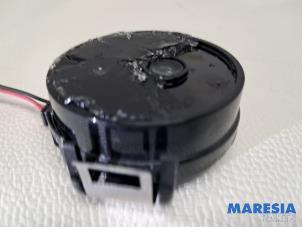 Gebruikte Regensensor Renault Trafic (1FL/2FL/3FL/4FL) 2.0 dCi 16V 120 Prijs € 18,15 Inclusief btw aangeboden door Maresia Parts