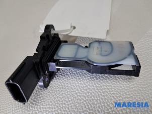 Gebruikte Luchthoeveelheidsmeter Renault Trafic (1FL/2FL/3FL/4FL) 2.0 dCi 16V 120 Prijs € 60,50 Inclusief btw aangeboden door Maresia Parts