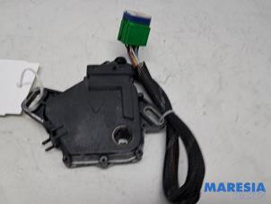 Gebruikte Standenschakelaar automaatbak Peugeot 307 SW (3H) 2.0 16V Prijs € 75,00 Margeregeling aangeboden door Maresia Parts