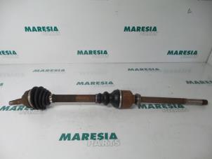 Gebruikte Homokineetas rechts-voor Peugeot 307 (3A/C/D) 2.0 HDi 110 FAP Prijs € 29,99 Margeregeling aangeboden door Maresia Parts