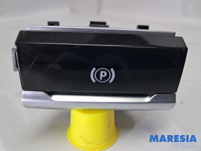Gebruikte Schakelaar handrem Citroen C4 Grand Picasso (3A) 1.6 16V THP 165 Prijs € 20,00 Margeregeling aangeboden door Maresia Parts