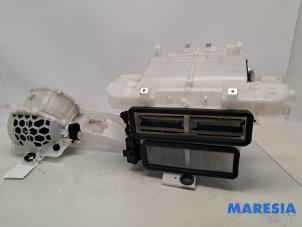 Gebruikte Kachelhuis Opel Vivaro 2.0 CDTI 122 Prijs € 222,34 Inclusief btw aangeboden door Maresia Parts