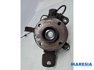 Gebruikte Asschenkel rechts-voor Peugeot 107 1.0 12V Prijs € 49,00 Margeregeling aangeboden door Maresia Parts