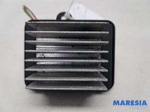 Gebruikte Kachel Weerstand Peugeot 308 SW (L4/L9/LC/LJ/LR) 1.2 12V e-THP PureTech 110 Prijs € 75,00 Margeregeling aangeboden door Maresia Parts