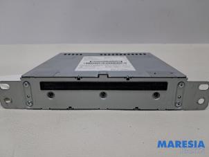 Gebruikte CD Wisselaar Peugeot 308 SW (L4/L9/LC/LJ/LR) 1.2 12V e-THP PureTech 110 Prijs € 69,00 Margeregeling aangeboden door Maresia Parts