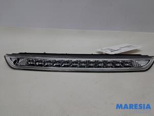 Gebruikte Extra Remlicht midden Peugeot 308 SW (L4/L9/LC/LJ/LR) 1.2 12V e-THP PureTech 110 Prijs € 35,00 Margeregeling aangeboden door Maresia Parts