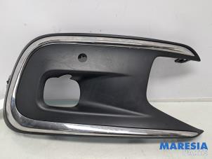 Gebruikte Afdekplaat mistlamp rechts Citroen C4 Grand Picasso (3A) 1.6 16V THP 165 Prijs € 29,99 Margeregeling aangeboden door Maresia Parts