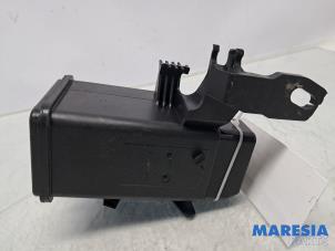 Gebruikte Koolstoffilter Citroen C4 Grand Picasso (3A) 1.6 16V THP 165 Prijs € 34,99 Margeregeling aangeboden door Maresia Parts