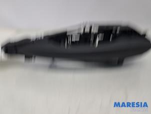 Gebruikte Schuifdeurgreep rechts Opel Vivaro 2.0 CDTI 122 Prijs € 48,40 Inclusief btw aangeboden door Maresia Parts