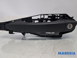 Gebruikte Deurgreep 2Deurs links Opel Vivaro 2.0 CDTI 122 Prijs € 42,35 Inclusief btw aangeboden door Maresia Parts