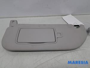 Gebruikte Zonneklep Peugeot 108 1.0 12V VVT-i Prijs € 20,00 Margeregeling aangeboden door Maresia Parts