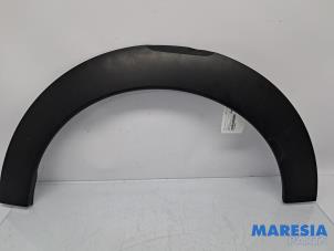 Gebruikte Wielrand achter Citroen C4 Cactus (0B/0P) 1.2 PureTech 82 12V Prijs € 37,50 Margeregeling aangeboden door Maresia Parts