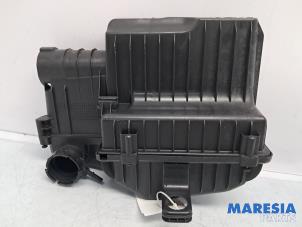 Gebruikte Luchtfilterhuis Citroen C4 Cactus (0B/0P) 1.2 PureTech 82 12V Prijs € 25,00 Margeregeling aangeboden door Maresia Parts