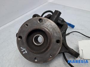 Gebruikte Fusee links-voor Citroen C4 Cactus (0B/0P) 1.2 PureTech 82 12V Prijs € 24,99 Margeregeling aangeboden door Maresia Parts