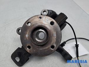 Gebruikte Asschenkel links-voor Peugeot 108 1.0 12V VVT-i Prijs € 75,00 Margeregeling aangeboden door Maresia Parts