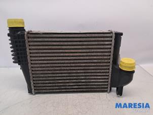 Gebruikte Intercooler Opel Vivaro 2.0 CDTI 122 Prijs € 90,74 Inclusief btw aangeboden door Maresia Parts