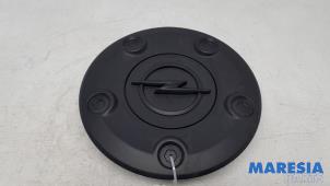 Gebruikte Wieldop Opel Vivaro 2.0 CDTI 122 Prijs € 18,15 Inclusief btw aangeboden door Maresia Parts