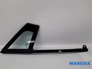 Gebruikte Driehoeks Ruit rechts-voor Renault Clio IV Estate/Grandtour (7R) 0.9 Energy TCE 90 12V Prijs € 40,00 Margeregeling aangeboden door Maresia Parts