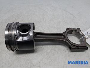 Gebruikte Drijfstang Renault Master III (FV) 2.3 dCi 170 16V FWD Prijs € 90,75 Inclusief btw aangeboden door Maresia Parts