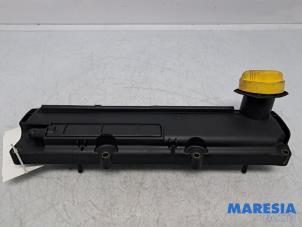 Gebruikte Kleppendeksel Renault Clio III (BR/CR) 1.5 dCi 70 Prijs € 35,00 Margeregeling aangeboden door Maresia Parts