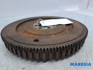 Gebruikte Vliegwiel Renault Clio III (BR/CR) 1.5 dCi 70 Prijs € 75,00 Margeregeling aangeboden door Maresia Parts